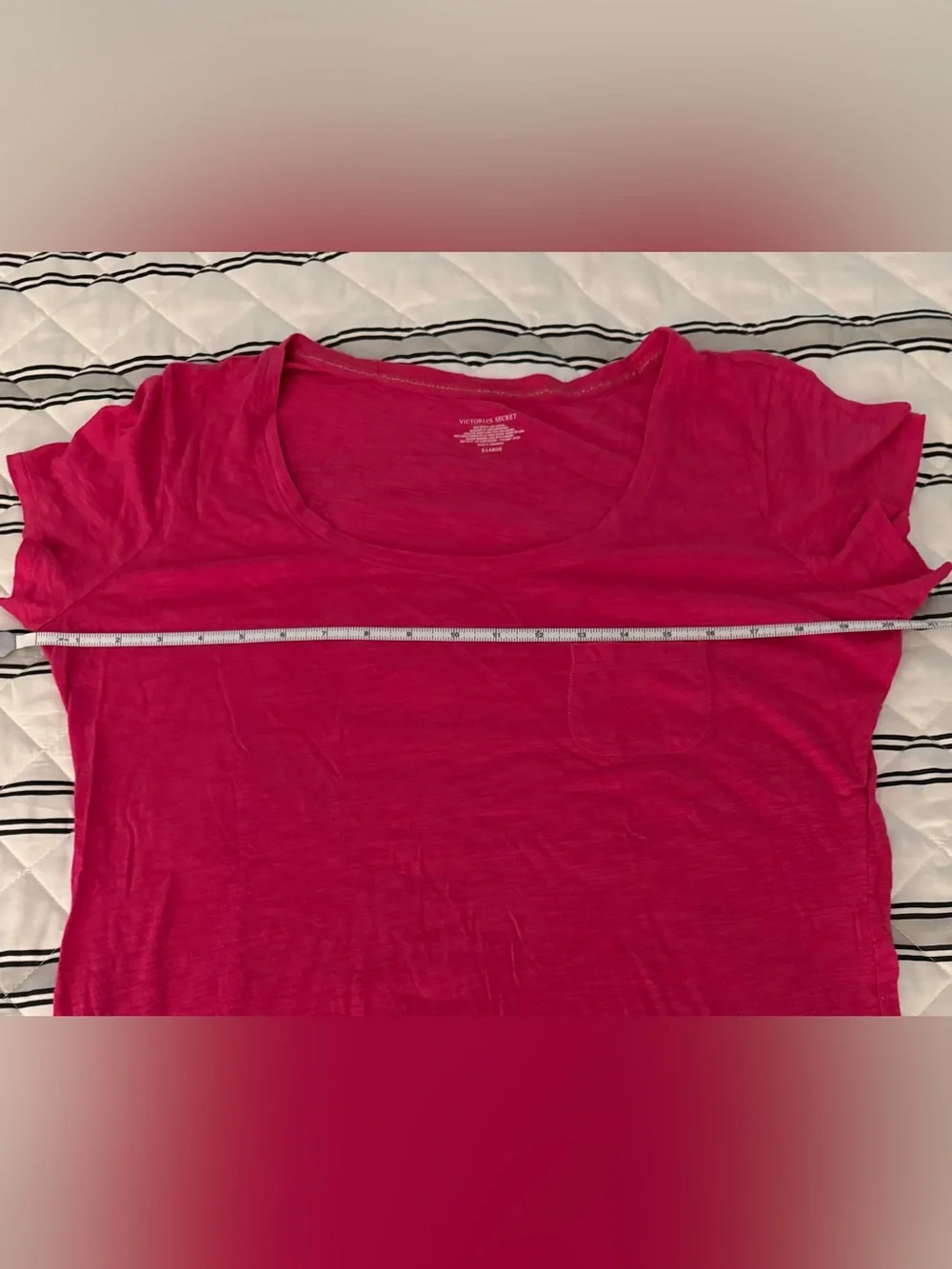 Victoria's Secret Set of 2 Shirts Tops Women’s XL Blue Red pocket v-neck EUC - Picture 12 of 13